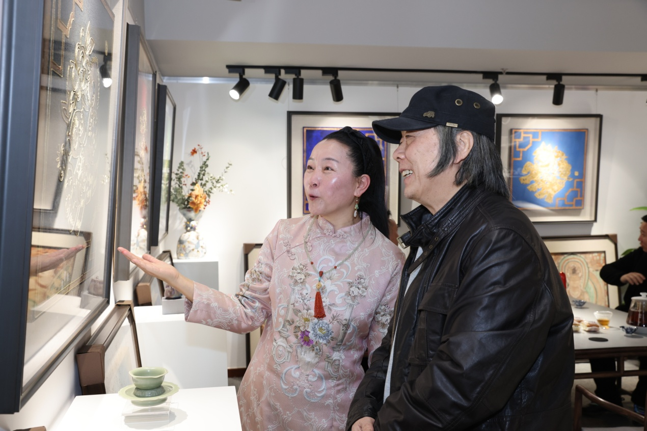 女画家何文十二生肖主题作品展在京开幕