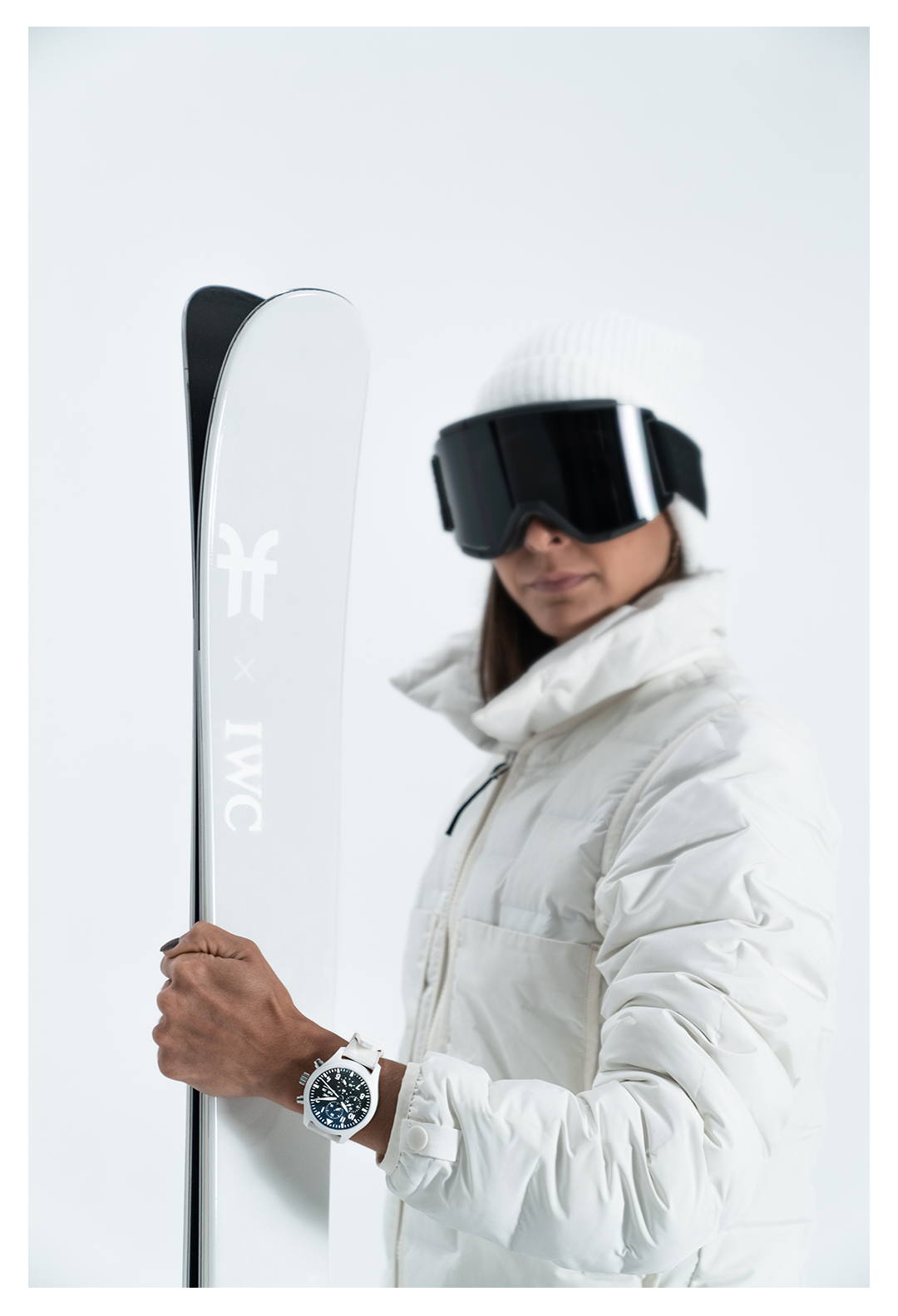 FACTION 和IWC万国表联名发布限量版夜光“太浩湖白”自由滑雪板