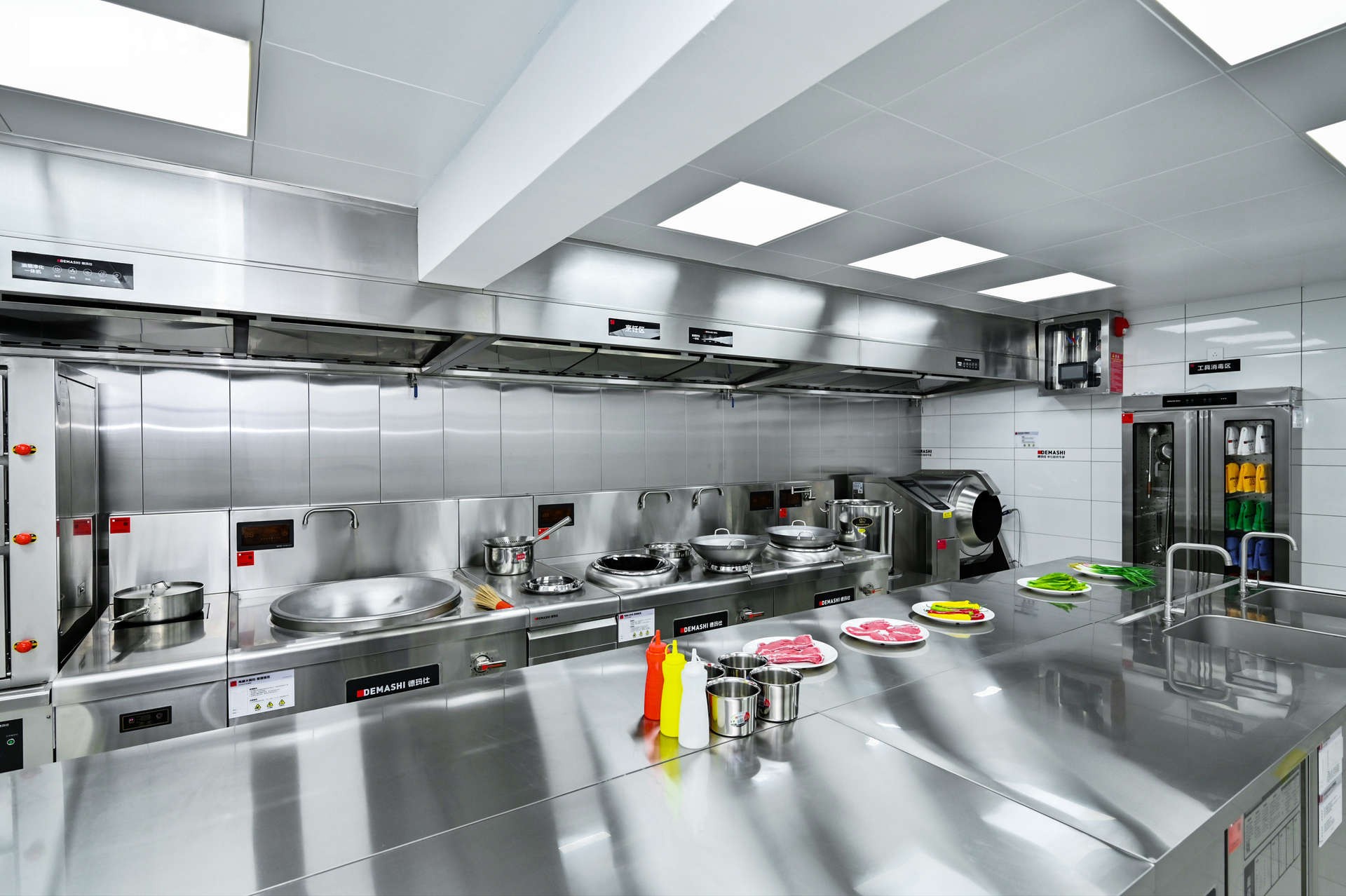 德玛仕西安旗舰店盛大开业， 打造单位厨房沉浸式体验