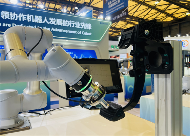 DUCO多可携国内首台25kg协作机器人亮相上海AHTE展