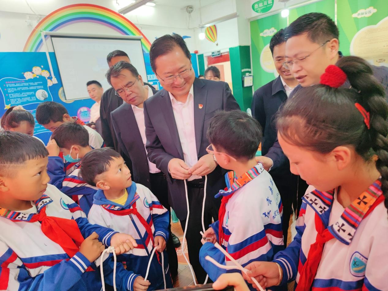 中国儿童少年基金会藏东南地区首个安全体验教室在  昌都市左贡县落成