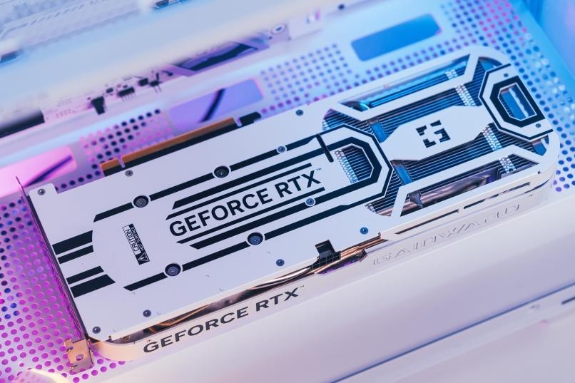 卓越而美观！耕升 GeForce RTX 4060 星极皓月1080P完美体验！(图20)