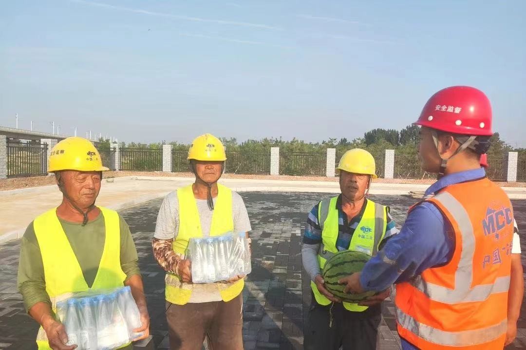 新型建筑分公司扎实做好高温汛期安全生产工作