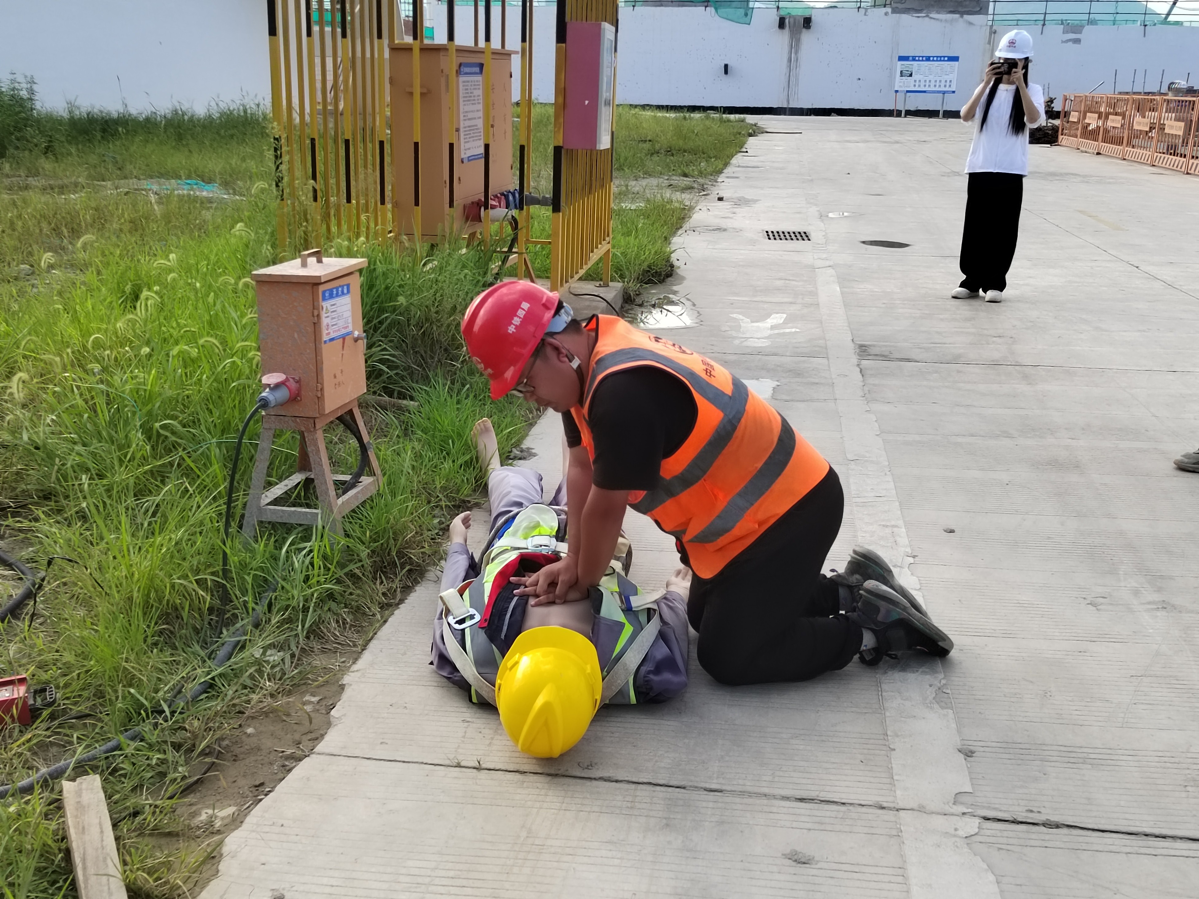 开展应急演练，学习急救知识，提升江南水厂项目应急处置能力